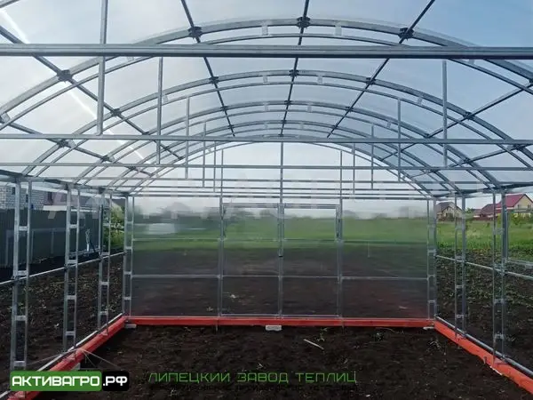Теплица Ударница Благодатная, ширина 4/5 м, труба 40х20 + 20х20 Теплица Ударница Благодатная, ширина 4/5 м, труба 40х20 + 20х20